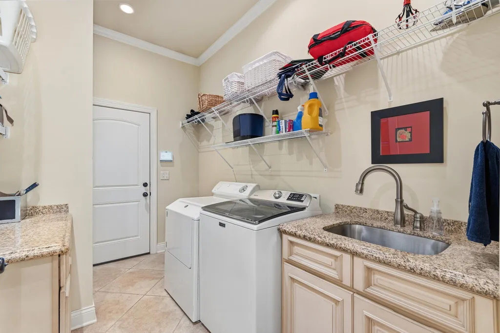 250 Spyglass Drive Ledbetter KY 42058