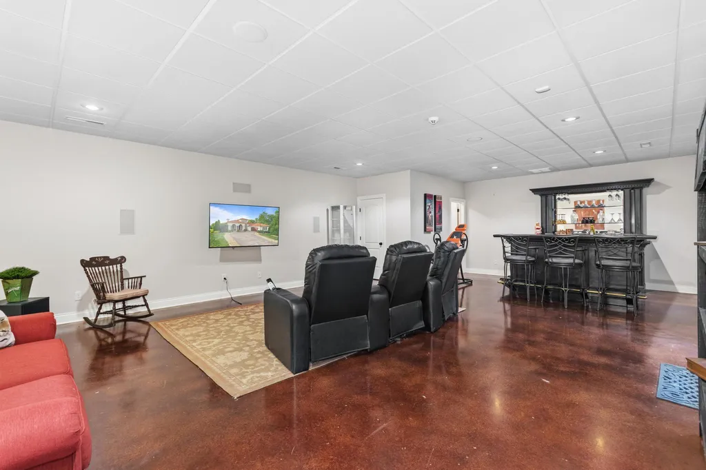 250 Spyglass Drive Ledbetter KY 42058