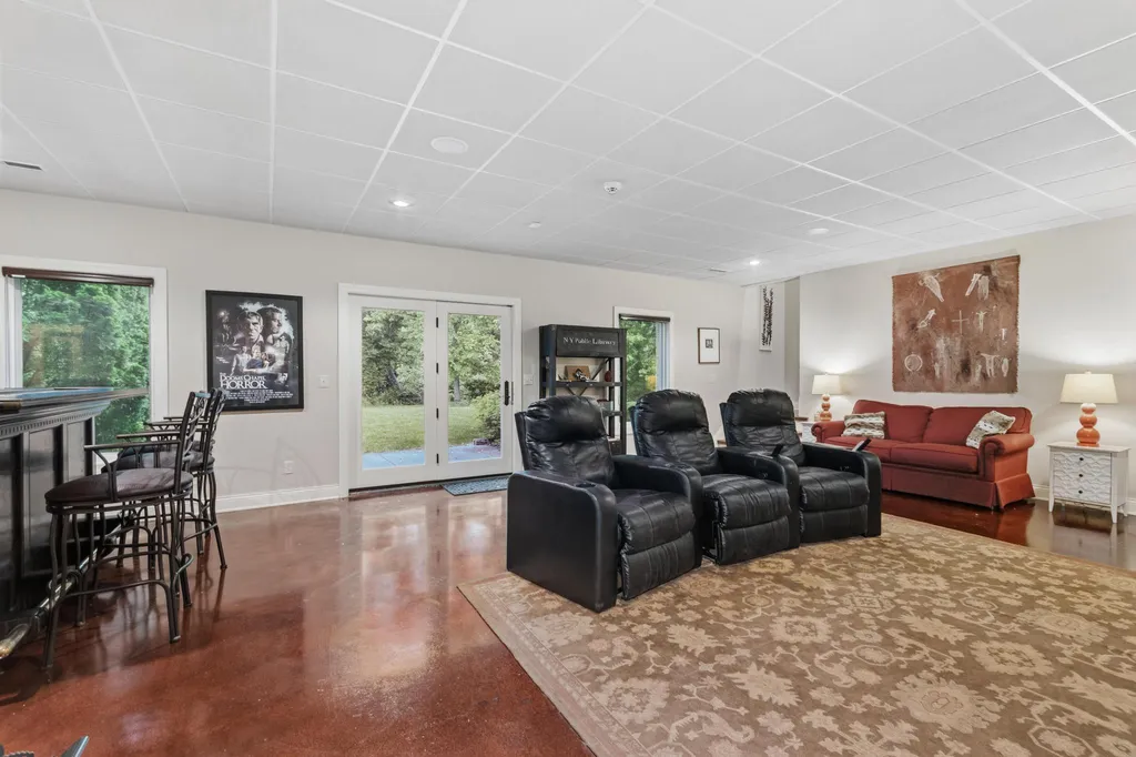 250 Spyglass Drive Ledbetter KY 42058