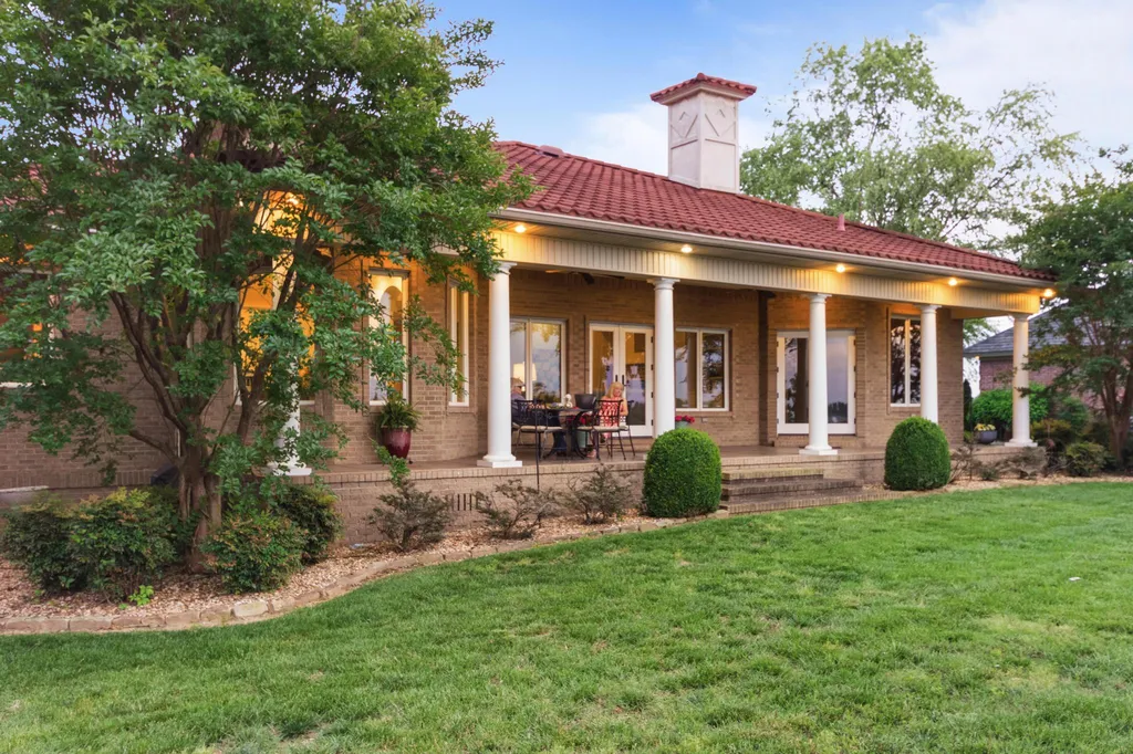 250 Spyglass Drive Ledbetter KY 42058