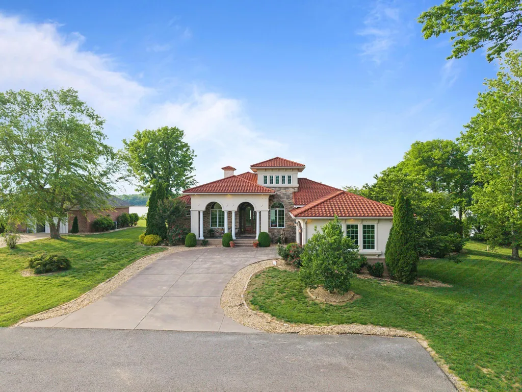 250 Spyglass Drive Ledbetter KY 42058