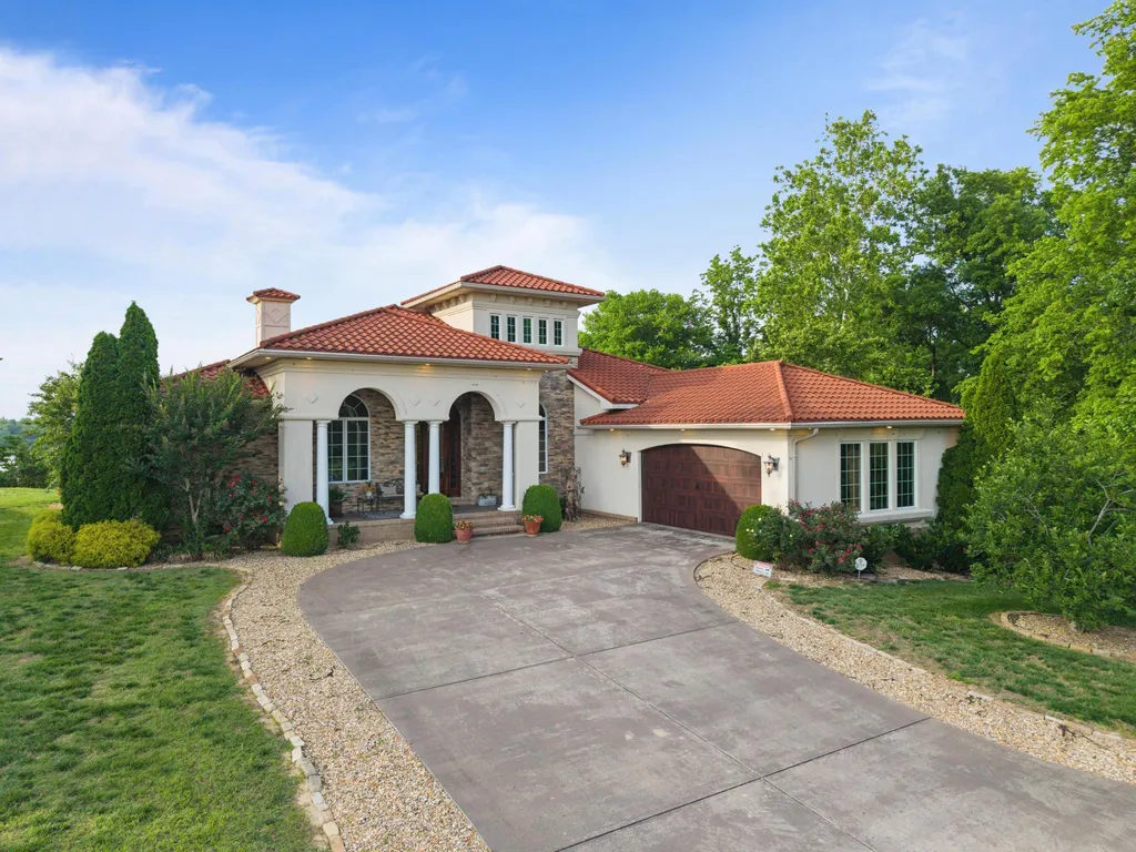 250 Spyglass Drive Ledbetter KY 42058