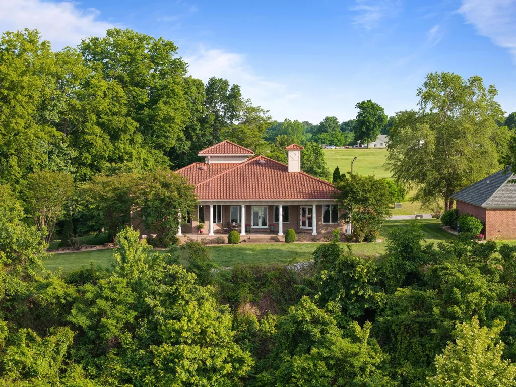 250 Spyglass Drive Ledbetter KY 42058