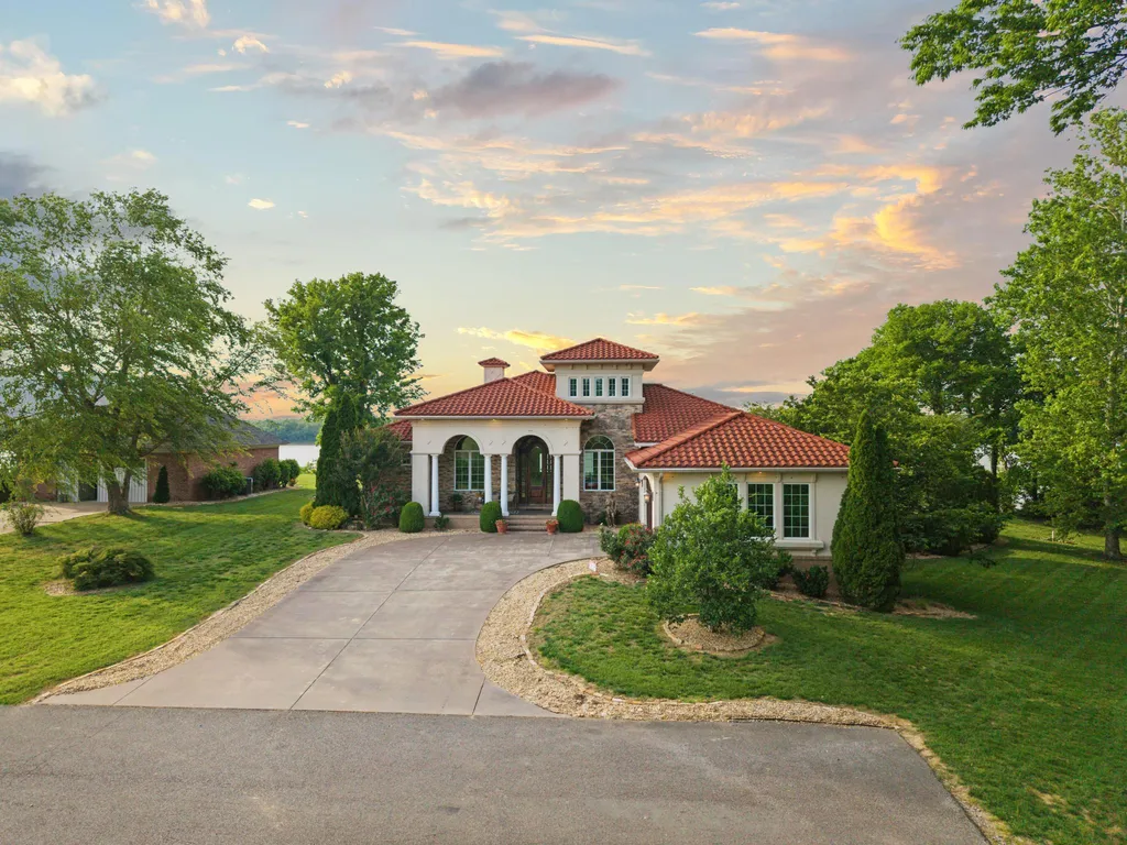 250 Spyglass Drive Ledbetter KY 42058