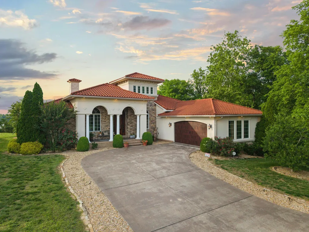 250 Spyglass Drive Ledbetter KY 42058