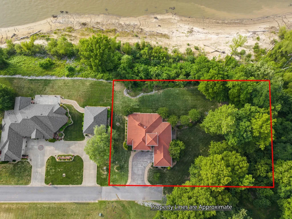 250 Spyglass Drive Ledbetter KY 42058