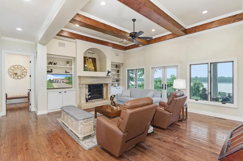 250 Spyglass Drive Ledbetter KY 42058