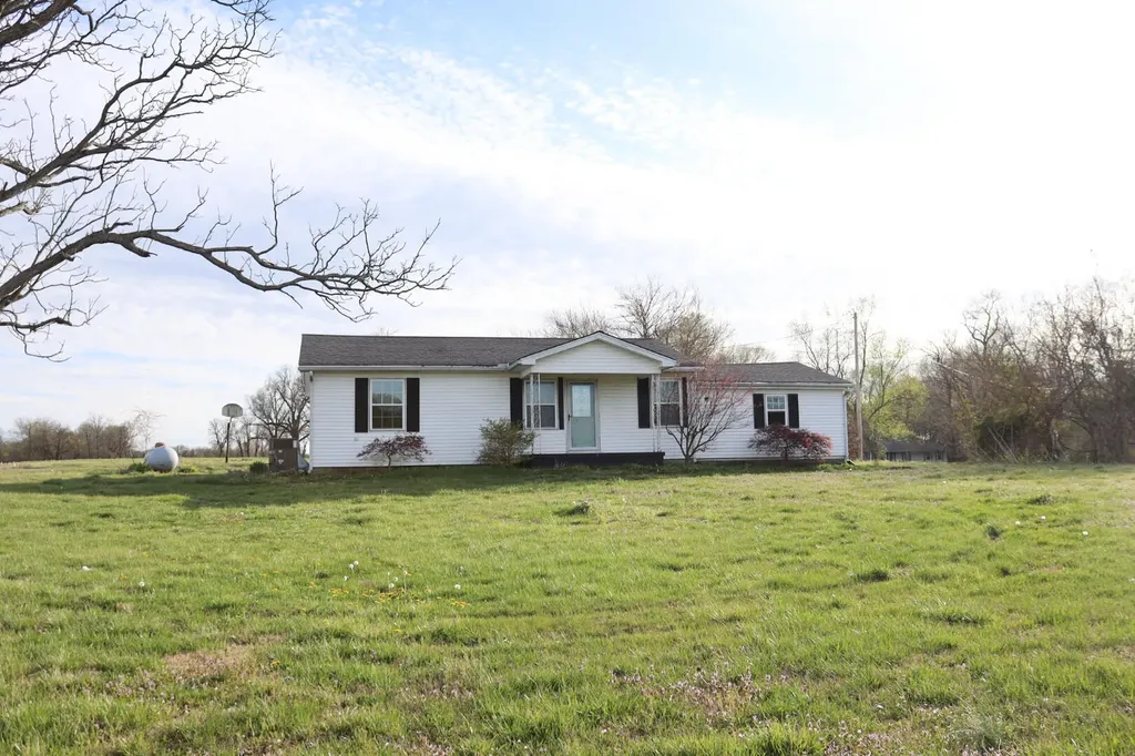 3235 Kentucky 80 Mayfield KY 42066