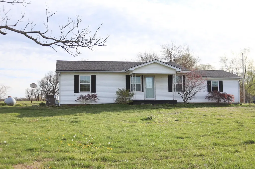 3235 Kentucky 80 Mayfield KY 42066
