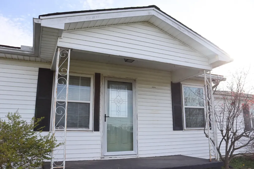 3235 Kentucky 80 Mayfield KY 42066