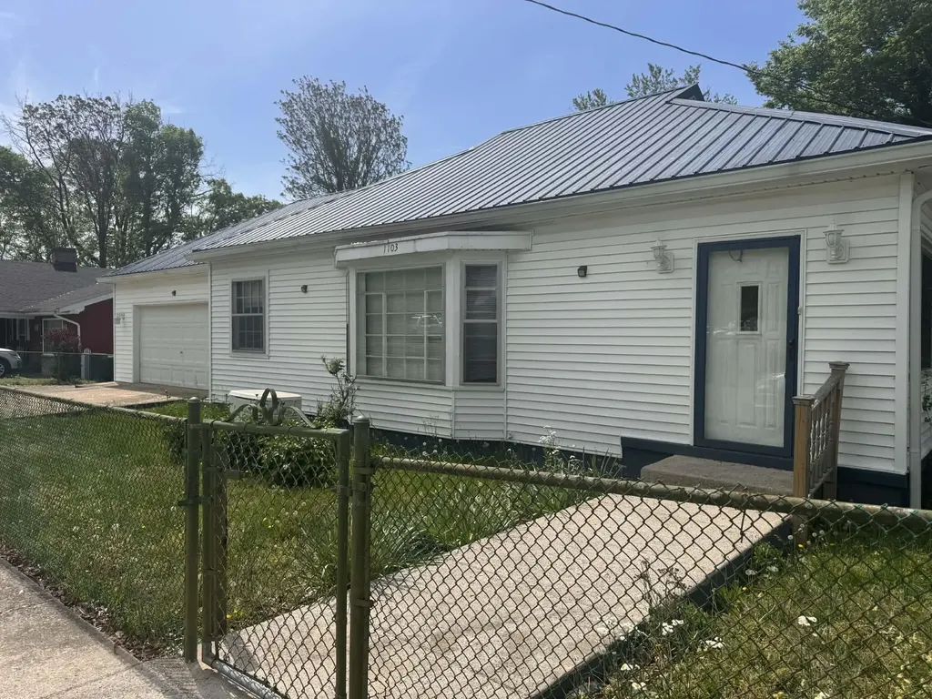 1103 E 18th Street Hopkinsville KY 42240