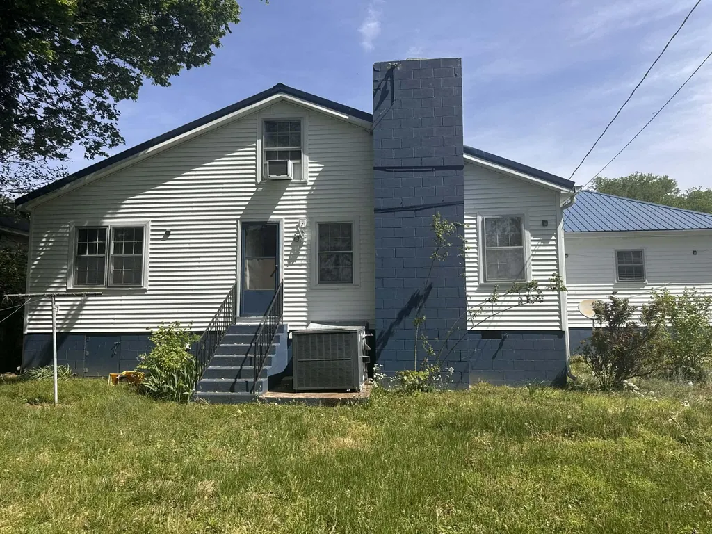 1103 E 18th Street Hopkinsville KY 42240