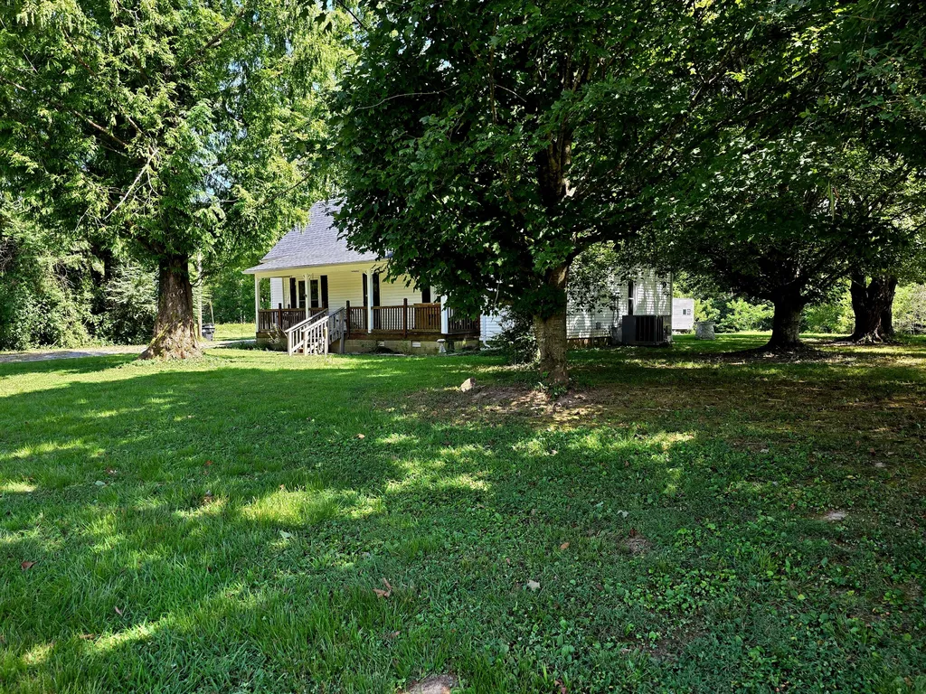2537 Old Newburg Road Murray KY 42071