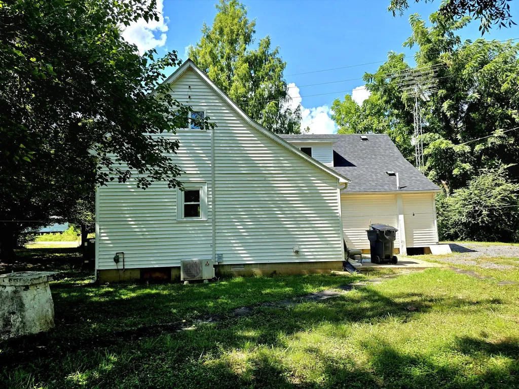 2537 Old Newburg Road Murray KY 42071
