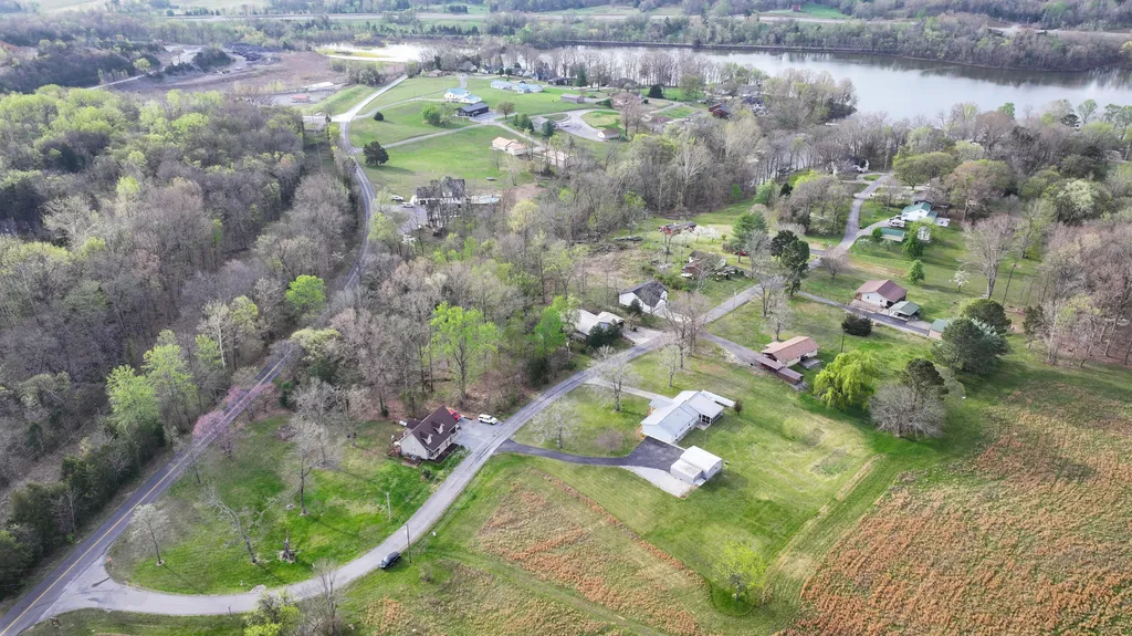 65 Bay Lane Cadiz KY 42211