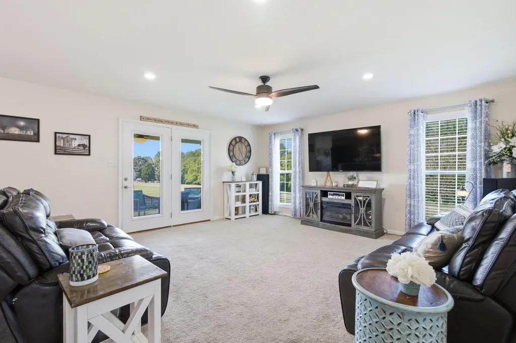 273 Ridgefield Drive Liberty KY 42539