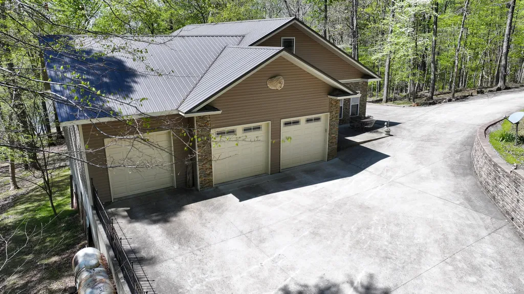 112 Lakeview Terrace Cadiz KY 42211
