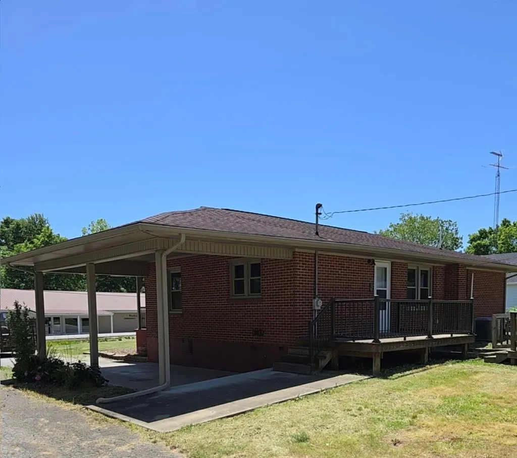 3615 Merle Travis Highway Beechmont KY 42323