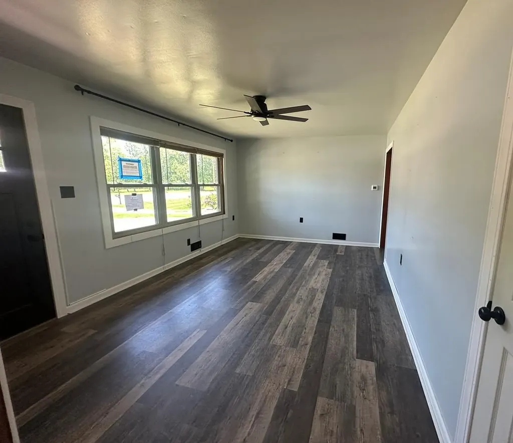 3615 Merle Travis Highway Beechmont KY 42323