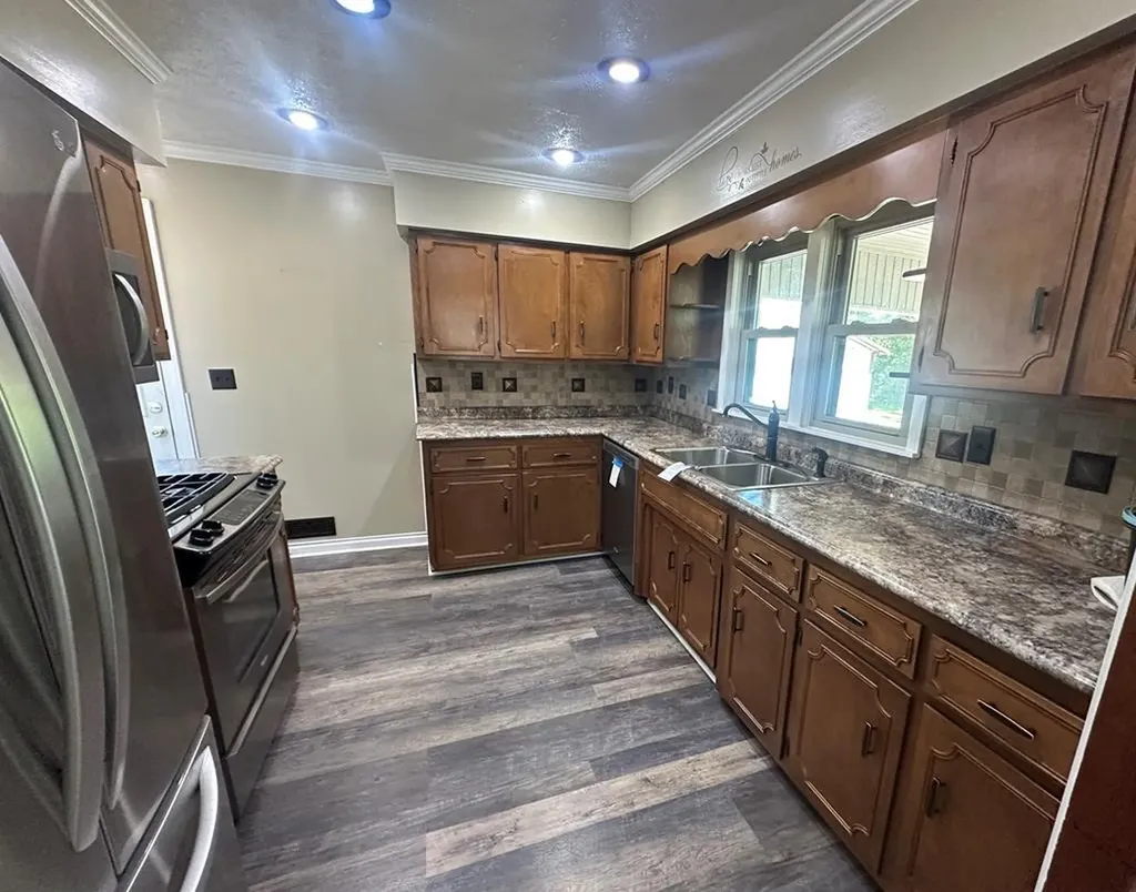 3615 Merle Travis Highway Beechmont KY 42323