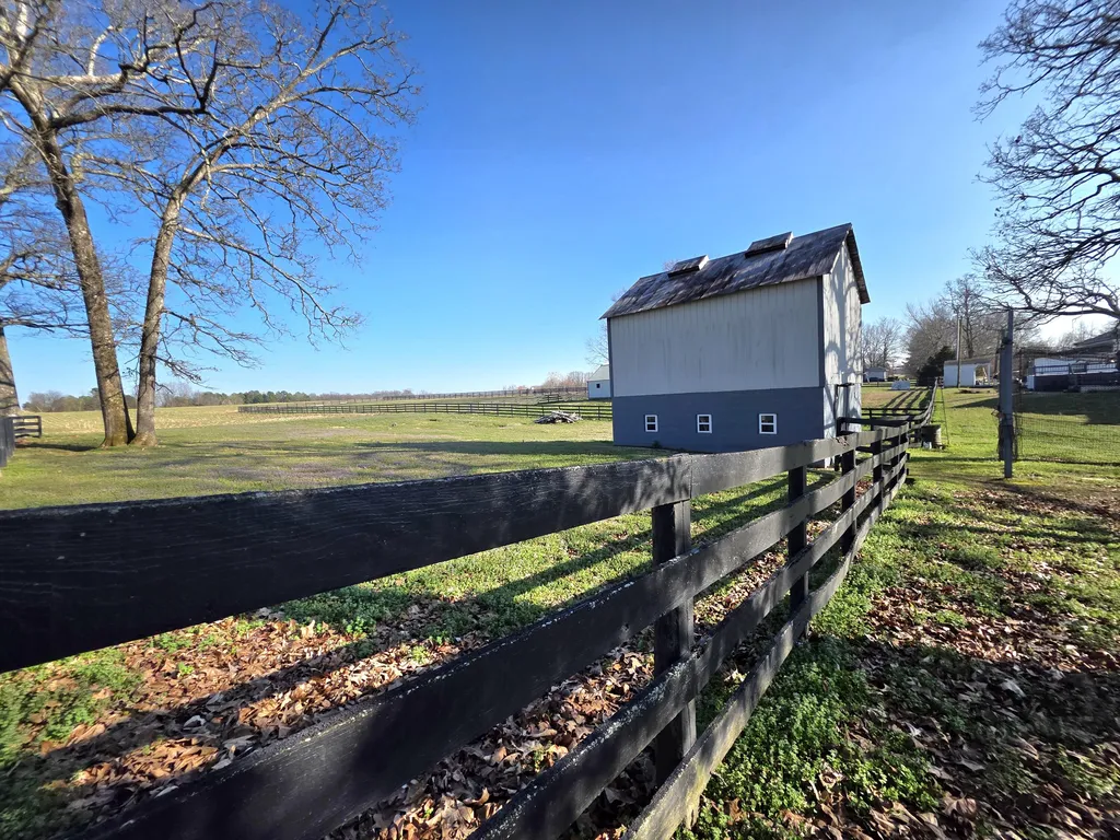 1498 Coopertown Road Murray KY 42071