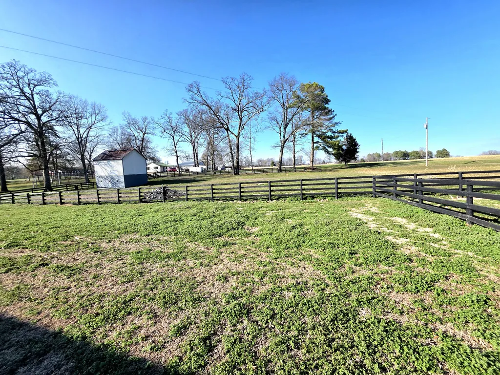 1498 Coopertown Road Murray KY 42071