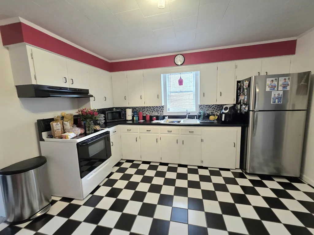 1498 Coopertown Road Murray KY 42071