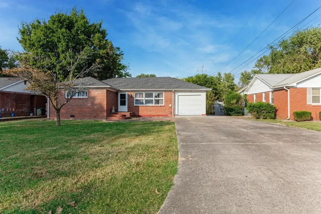 1720 Calvin Drive Hopkinsville KY 42240