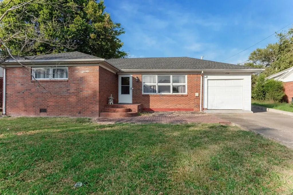 1720 Calvin Drive Hopkinsville KY 42240