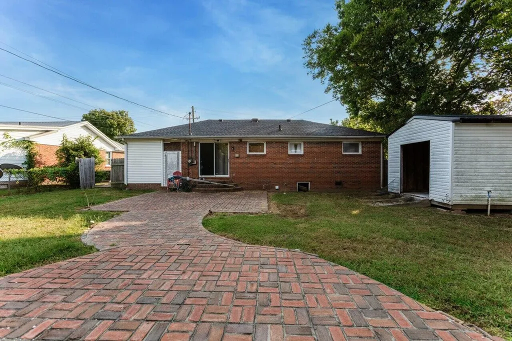 1720 Calvin Drive Hopkinsville KY 42240