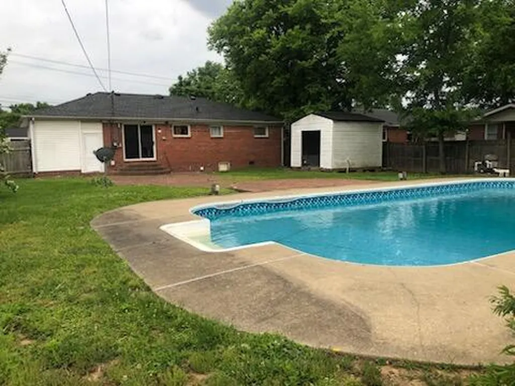 1720 Calvin Drive Hopkinsville KY 42240