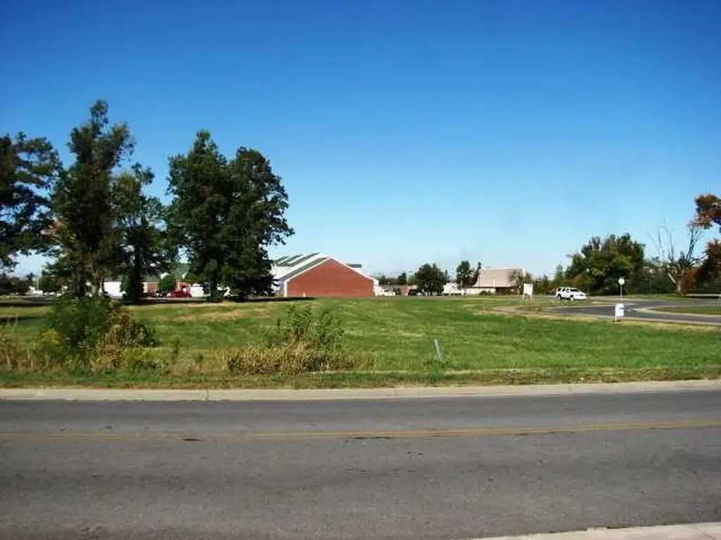 2700 W 2700 W Park Dr Drive Paducah KY 42001
