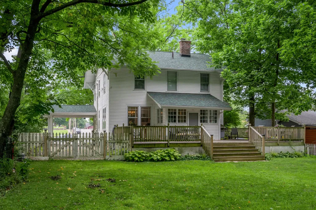331 Lexington Street Versailles KY 40383