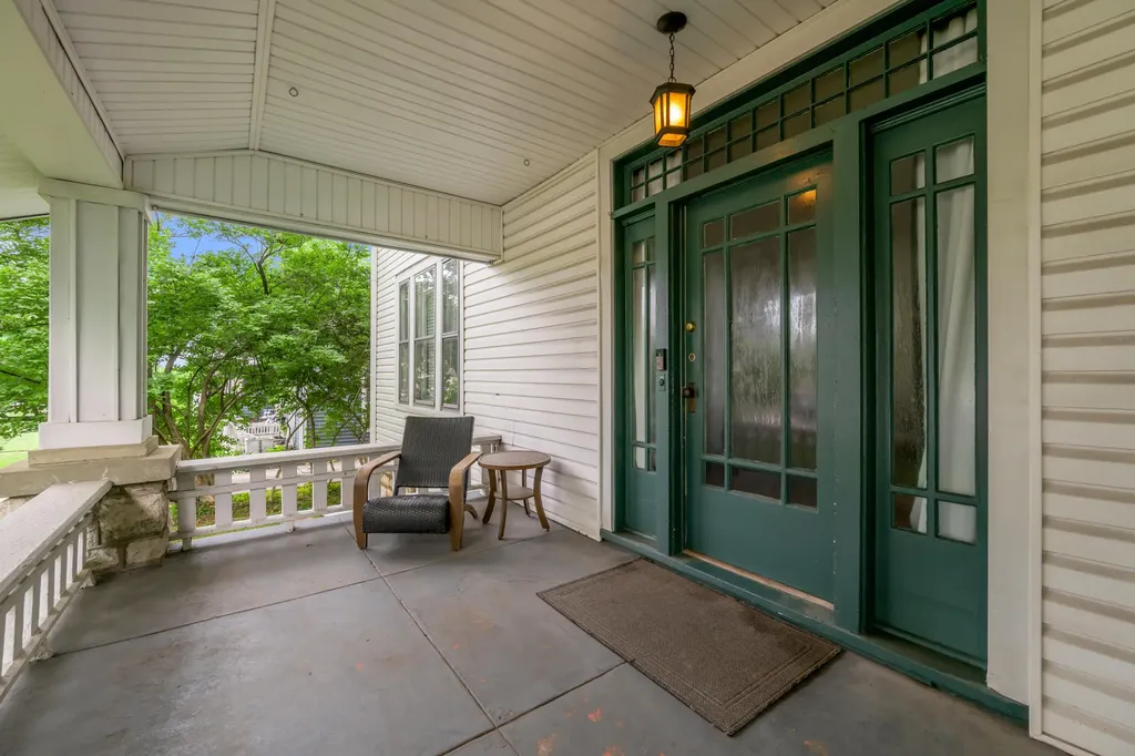 331 Lexington Street Versailles KY 40383