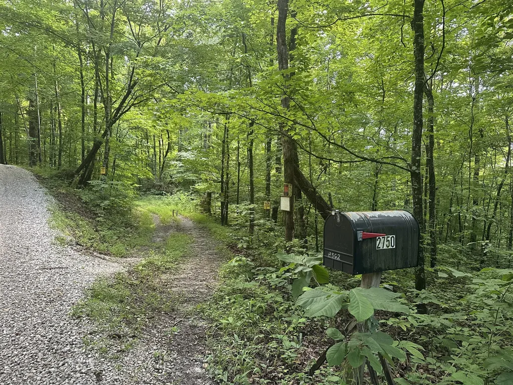 2758 Zion Road Monticello KY 42633