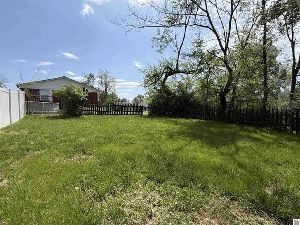 408 N Hawthorne Street Princeton KY 42445