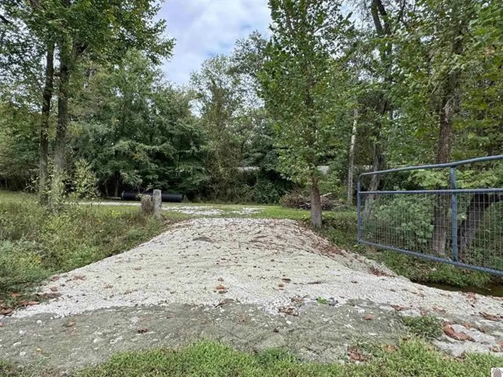 240 Jeff Watson Road Princeton KY 42445