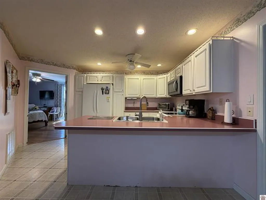 3003 Friendship Road Eddyville KY 42038