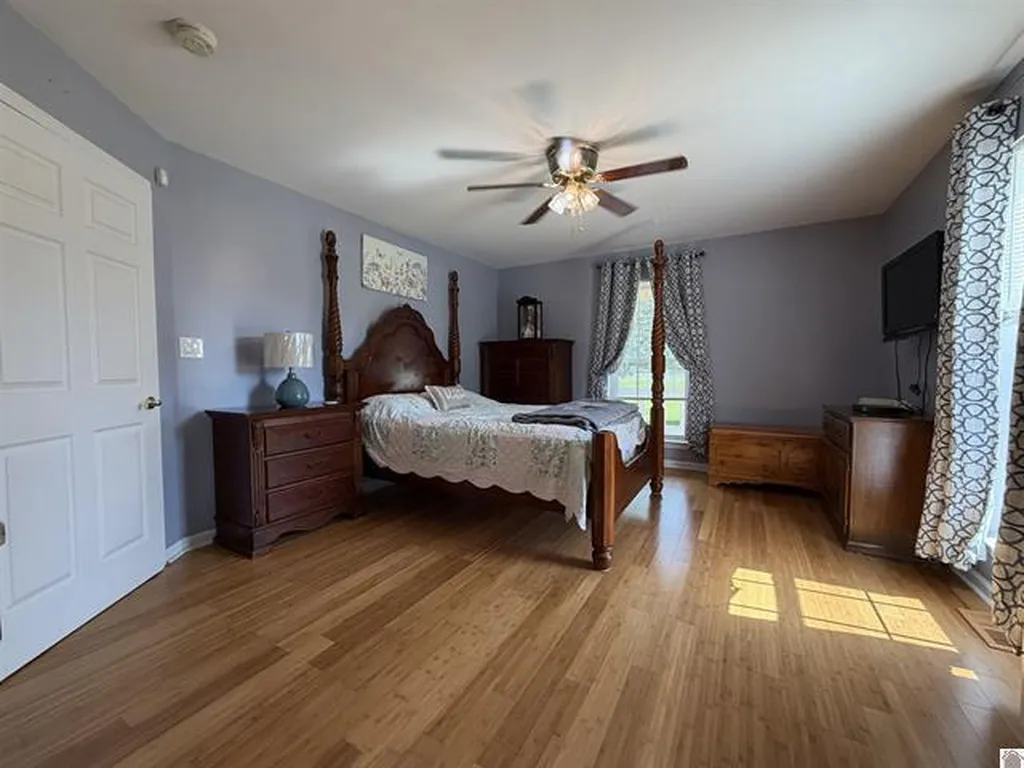 3003 Friendship Road Eddyville KY 42038