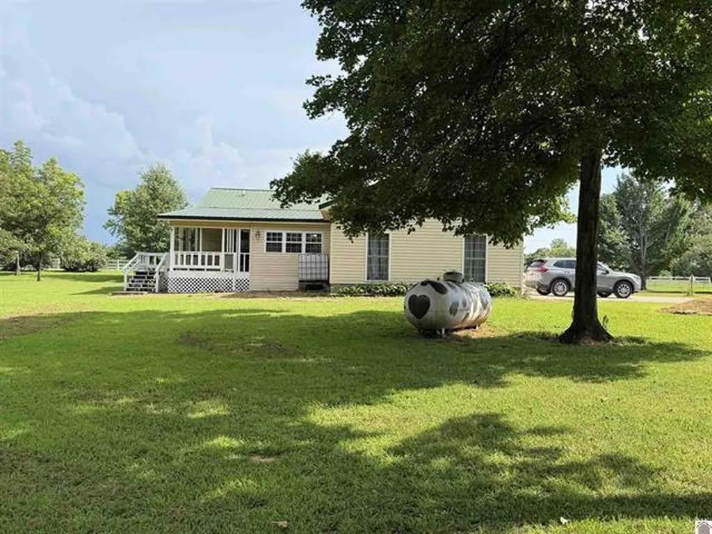 3003 Friendship Road Eddyville KY 42038