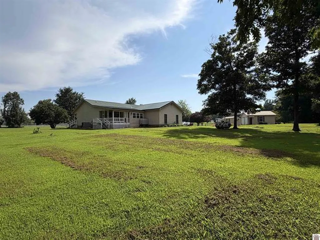 3003 Friendship Road Eddyville KY 42038