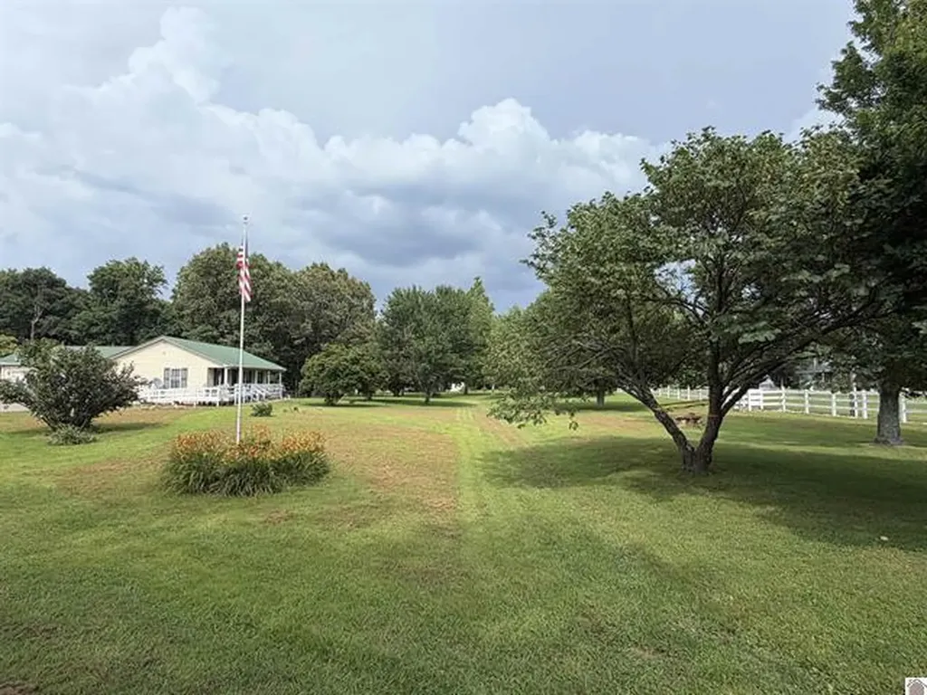 3003 Friendship Road Eddyville KY 42038