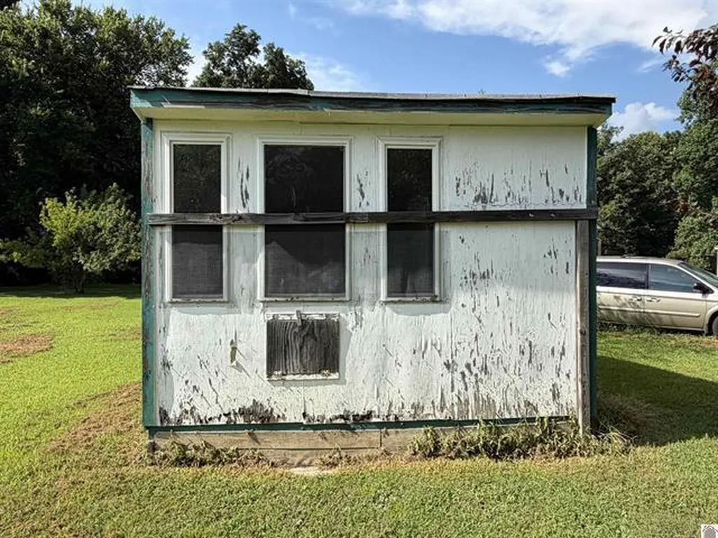 3003 Friendship Road Eddyville KY 42038