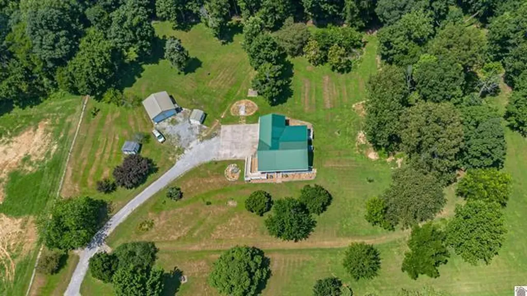 3003 Friendship Road Eddyville KY 42038