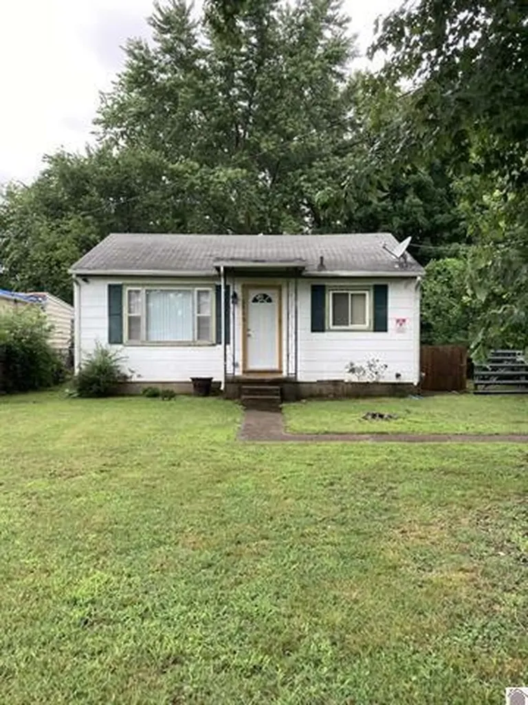 2823 Fairmont Street Paducah KY 42003