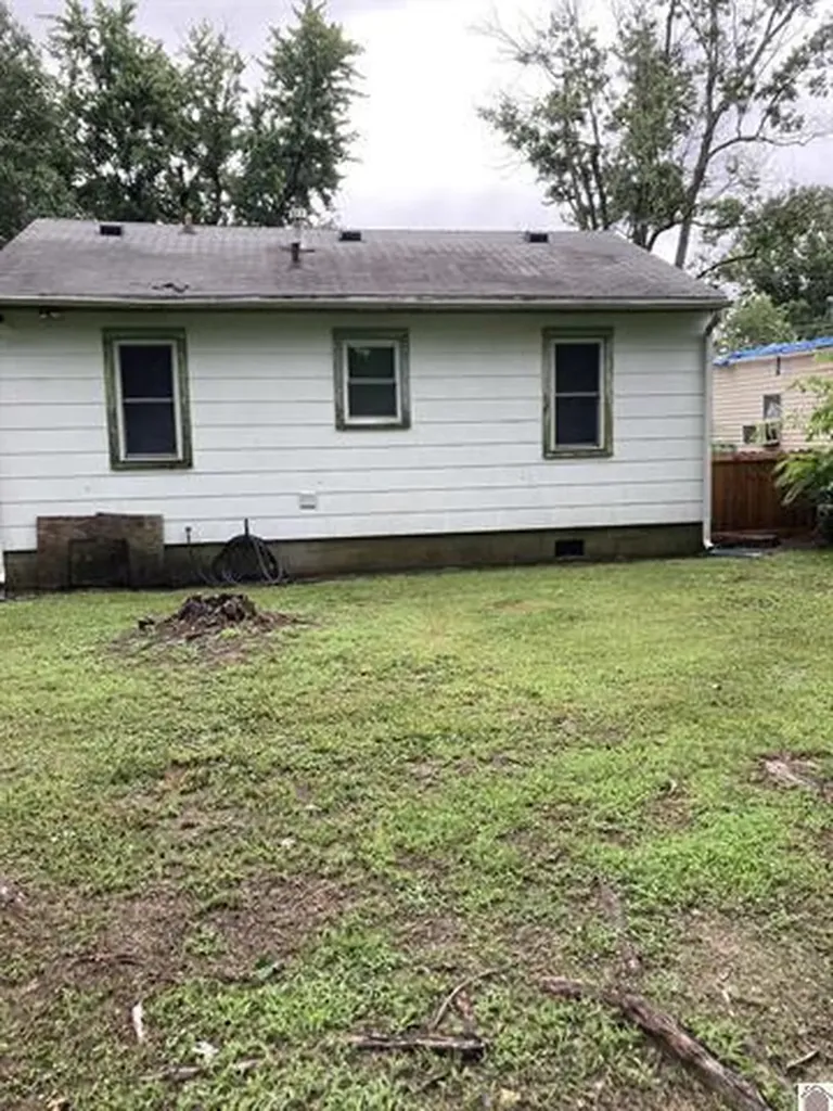 2823 Fairmont Street Paducah KY 42003
