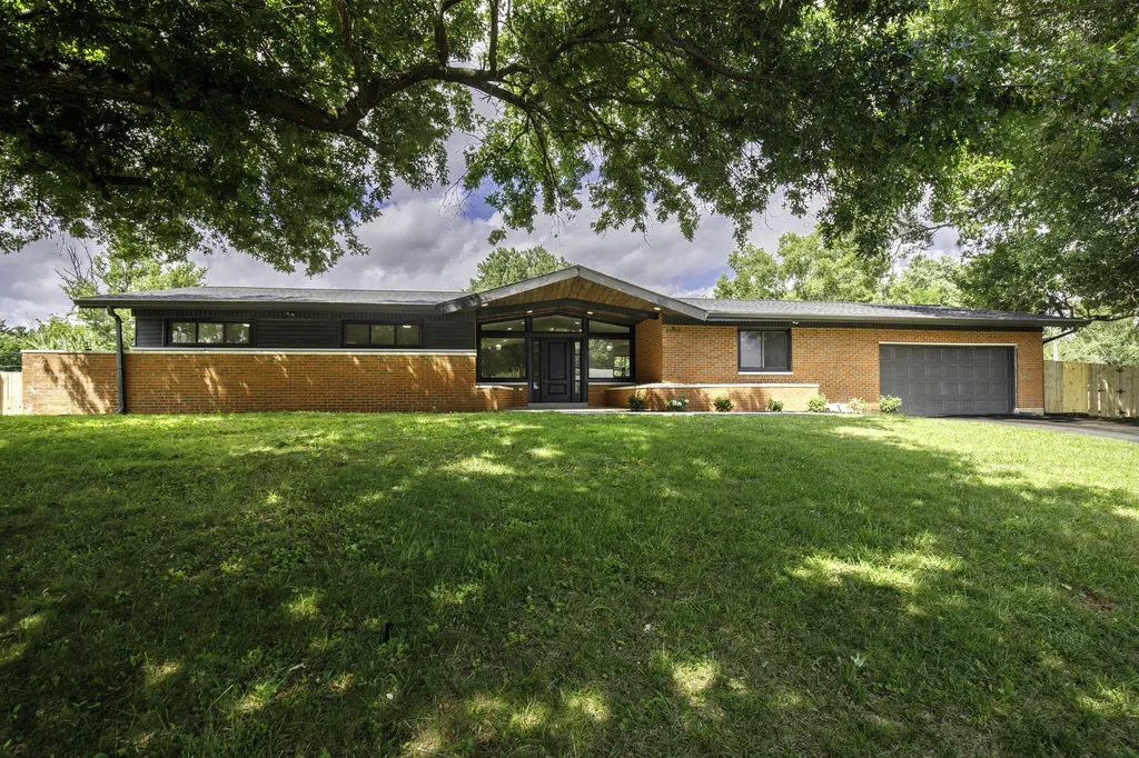 3273 Saxon Drive Lexington KY 40503