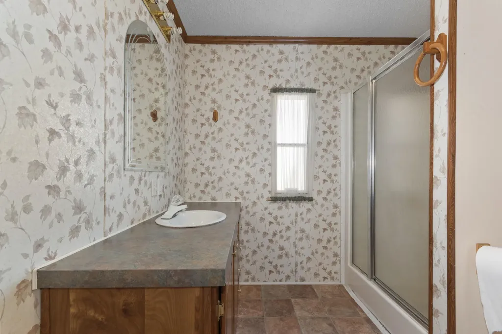 408 Shoreline Drive New Concord KY 42076
