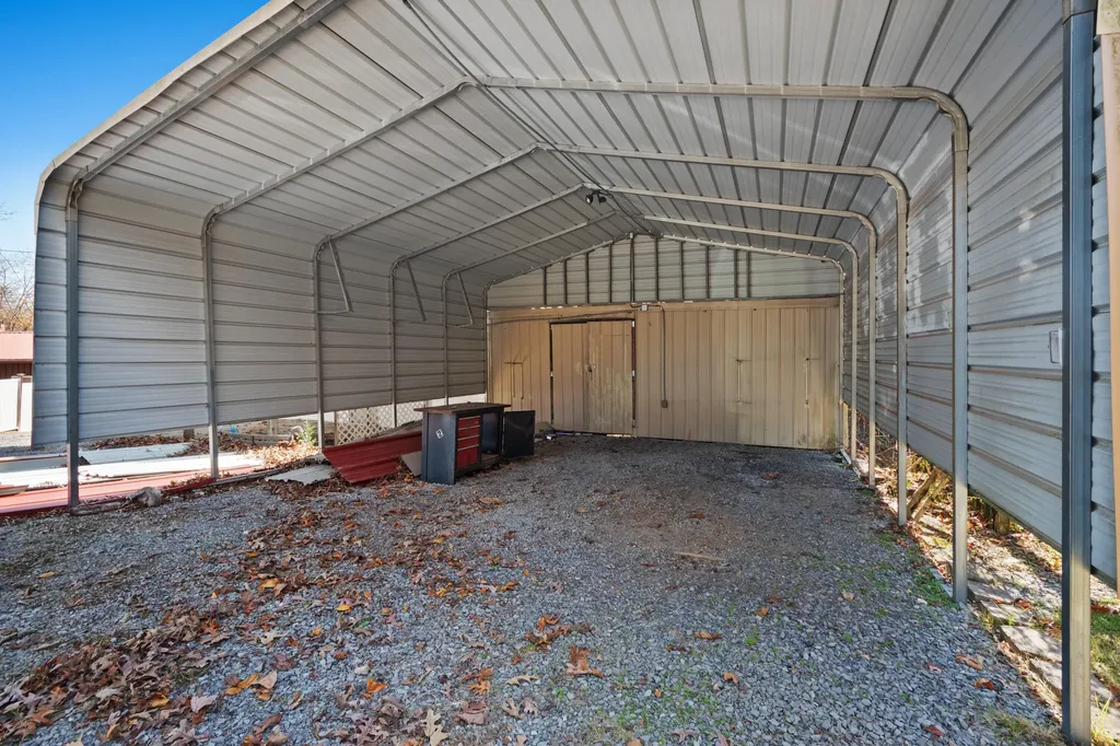 408 Shoreline Drive New Concord KY 42076