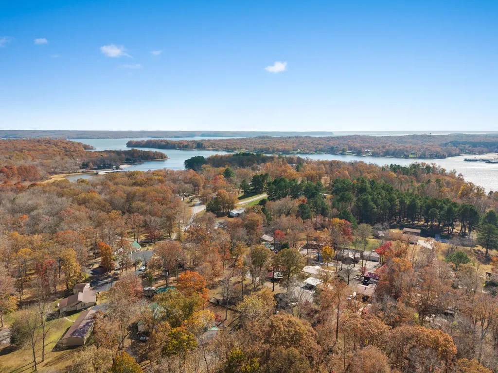 408 Shoreline Drive New Concord KY 42076